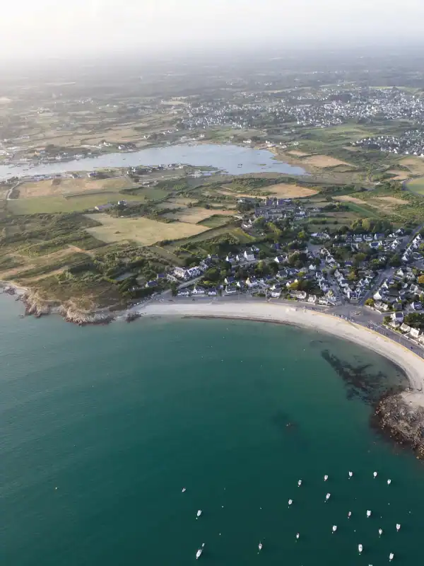 Luftaufnahme des Golfs von Morbihan in der Nähe von Carnac